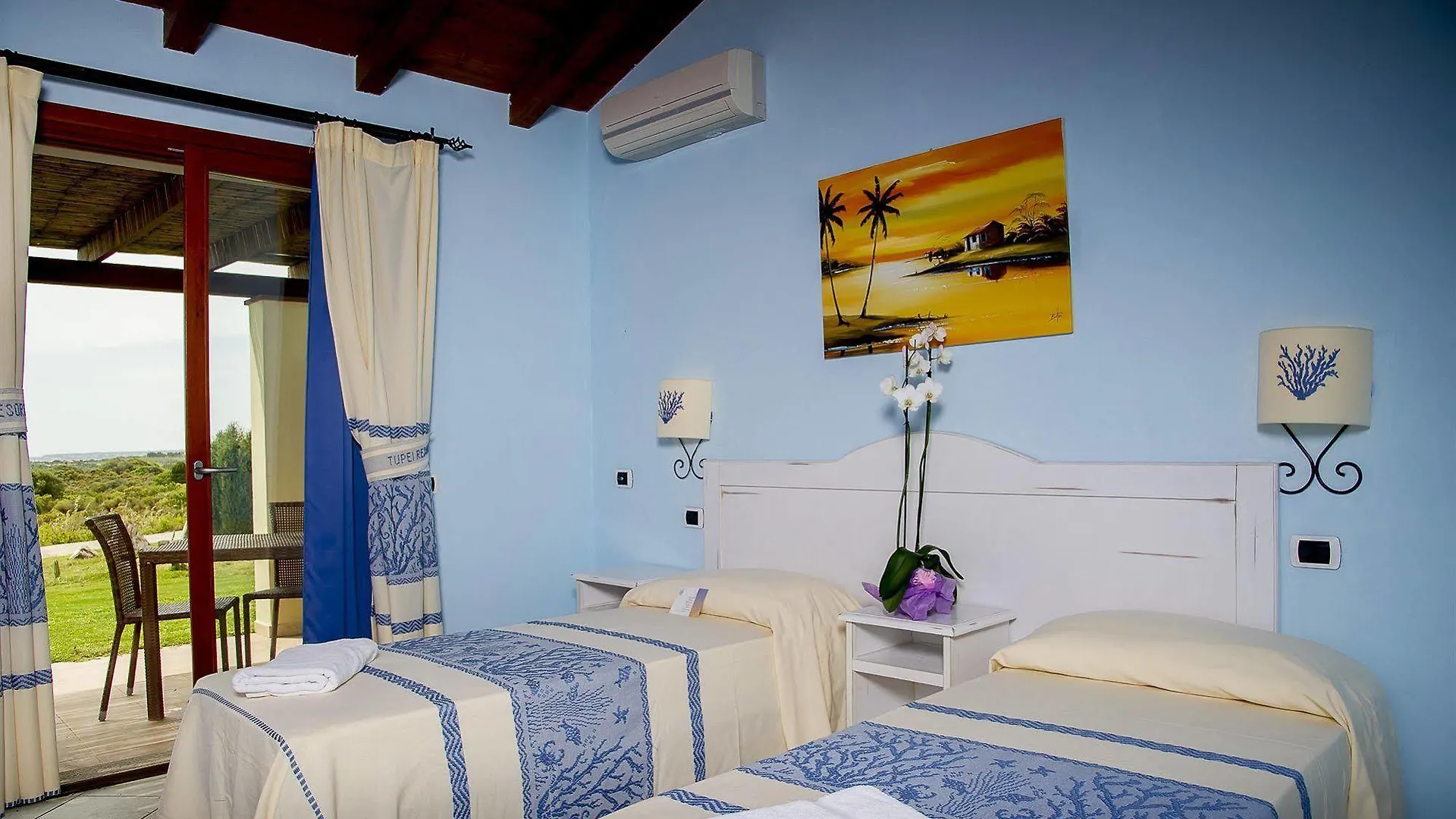 Hotel Tupei Calasetta 3*,  Italia